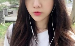 老师迈开腿让尝尝草莓作文